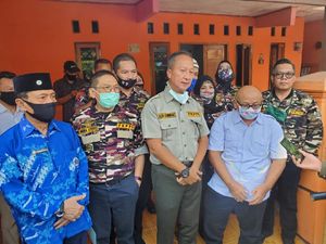 Menperin Agus Gumiwang dan FKPPI Salurkan Bantuan bagi Warga Terdampak Corona