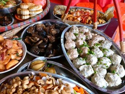 Chef Ini Pakai Mobil Minivan Layani Katering Keliling Desa