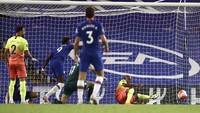 Kemenangan ini membuat Chelsea masih di peringkat empat klasemen Liga Inggris dengan 54 poin dari 31 laga. Adapun City di peringkat dua dengan 63 poin. AP Photo/Julian Finney,Pool.
