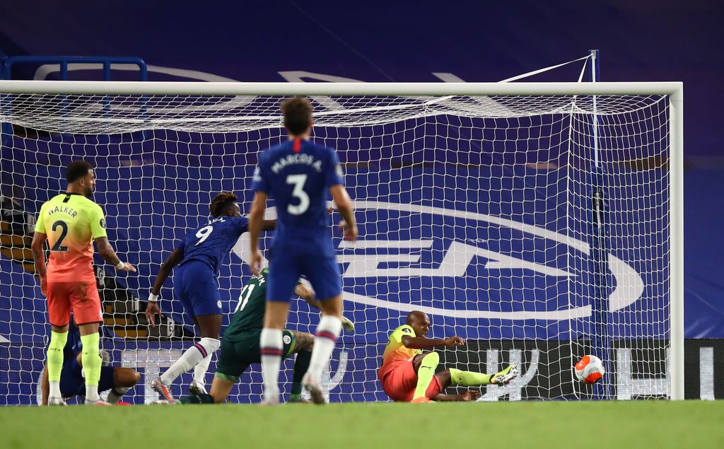 LONDON, ENGLAND - JUNE 25: Christian Pulisic of Chelsea scores his sides first goal during the Premier League match between Chelsea FC and Manchester City at Stamford Bridge on June 25, 2020 in London, United Kingdom. (Photo by Julian Finney/Getty Images)