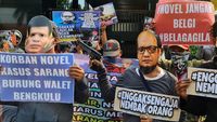 Demo di Depan Kejagung untuk Novel Baswedan