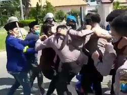 Polisi Sesalkan Demo Mahasiswa di Pamekasan yang Berujung Bentrok