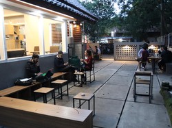 Gudang Disulap Jadi Kedai Kopi, Bisa Raup Untung di Tengah Pandemi