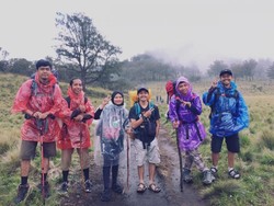 Mendaki Gunung Lawu yang Indah tapi Mistis