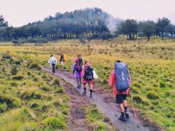 Berita Terpopuler: ABG Nebeng Roda Pesawat, Wisata Angker Tempat Pesugihan