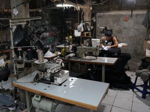 Hutama Karya Berdayakan UMKM Binaan Produksi Masker untuk Disalurkan