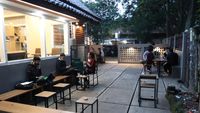 Foto: Dulu Gudang Kosong, Sekarang Kedai Kopi Kekinian