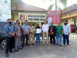 Selain ke BKD, Mahasiswi Resmi Polisikan Waket DPRD Tapteng soal Begituan Selain ke BKD, Mahasiswi Resmi Polisikan Waket DPRD Tapteng soal Begituan