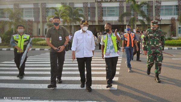 Menhub Tinjau Protokol Kesehatan di Simpul Transportasi Yogya dan Solo