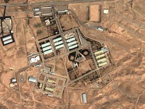 Ada Ledakan Besar Dekat Pangkalan Militer Iran, Penyebabnya Misterius