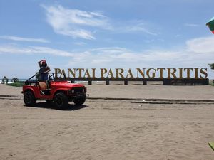 Pilih Jeep atau Delman, Semuanya Ada di Parangtritis Pilih Jeep atau Delman, Semuanya Ada di Parangtritis