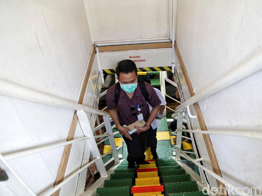 Pelabuhan Kali Adem Beroperasi dengan Protokol New Normal Pelabuhan Kali Adem Beroperasi dengan Protokol New Normal