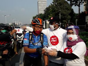 Bagi-bagi Masker Gratis, Wakil Ketua KPK: Nilai-nilai Antikorupsi Itu Peduli Bagi-bagi Masker Gratis, Wakil Ketua KPK: Nilai-nilai Antikorupsi Itu Peduli