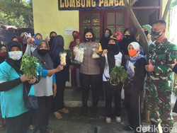 Dari Warga untuk Warga, Warung Gotong Royong Lamongan Sediakan Sembako Gratis