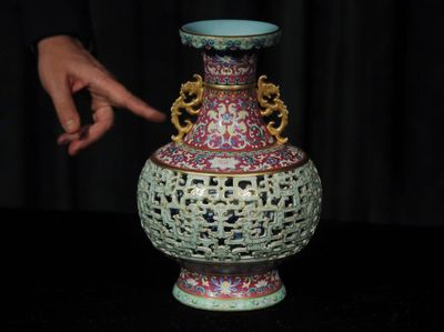 Wow! Vas Antik dari China Ini Siap Dilelang Rp 165 M