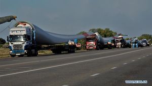 6 Baling-baling Raksasa Diboyong dari China ke Kazakhstan Pakai Truk