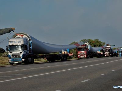 6 Baling-baling Raksasa Diboyong dari China ke Kazakhstan Pakai Truk