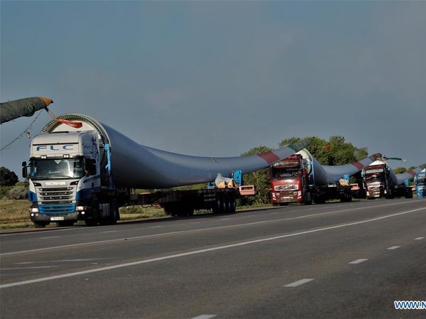 6 Baling-baling Raksasa Diboyong dari China ke Kazakhstan Pakai Truk