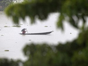 Banjir Rendam Assam India