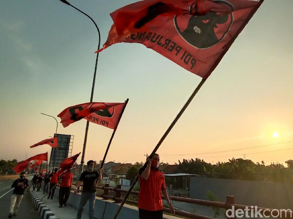 Kibarkan Bendera Partai, PDIP Kudus Merahkan Kota Kretek