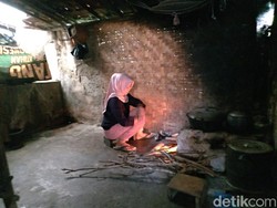 Satu Kampung di Perkebunan Teh Gununghalu Masih Gelap Gulita