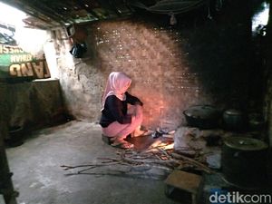 Satu Kampung di Perkebunan Teh Gununghalu Masih Gelap Gulita Satu Kampung di Perkebunan Teh Gununghalu Masih Gelap Gulita