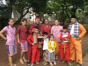 Potret Palang Pintu Wanita di Kampung Sawah