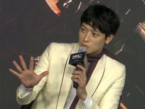 Kang Dong Won Pengin Banget Main Film tentang Hal-hal Gaib Kang Dong Won Pengin Banget Main Film tentang Hal-hal Gaib