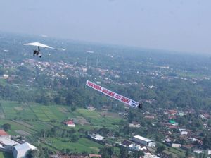 Banner Flight, Sosialisasi New Normal ala Lanud Adisutjipto-Jogja Flying Club