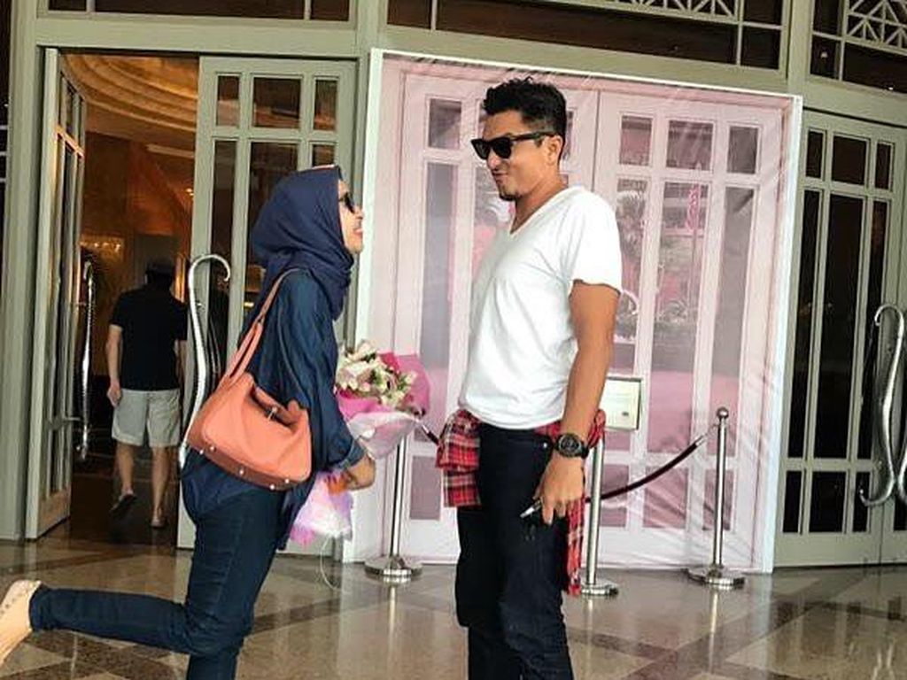 Resmi Cerai, Laudya Cynthia Bella Sebut Banyak Terima Kebaikan Resmi Cerai, Laudya Cynthia Bella Sebut Banyak Terima Kebaikan