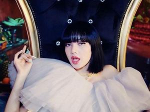 7 Potret Lisa Blackpink dengan Rambut Pendek