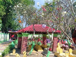 Makam Seram di Kota Madiun Penuh Warna-warni dan Jadi Tempat Selfie