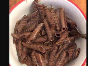 Bikin Pasta Campur Cokelat, Hasilnya Kok Jadi Mirip Kotoran Manusia