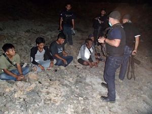 Pelaku Penambangan Batu Bara Ilegal di Tahura Bukit Soeharto Ditangkap Pelaku Penambangan Batu Bara Ilegal di Tahura Bukit Soeharto Ditangkap