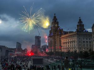 Pesta Pendukung Liverpool Berlanjut
