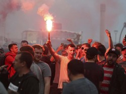 Liverpool mengunci gelar juara Liga Inggris setelah pesaing terdekatnya Manchester City kalah dari Chelsea.