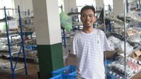 Pria Difabel yang Toko Onlinenya Beromzet Rp 2 Miliar
