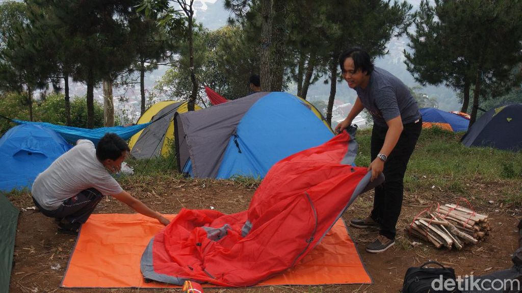 Camping Ground di Lembang Kembali Ramai Pengunjung
