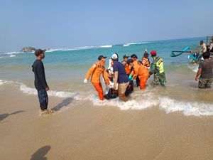Terseret Ombak Pantai Sawarna, Mahasiswa Bogor Ditemukan Tewas