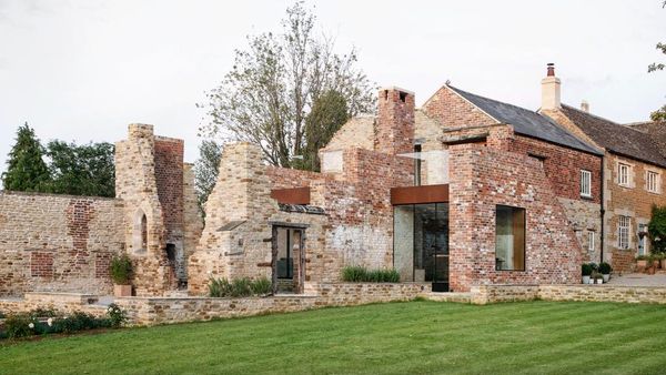 Pabrik Abad ke-17 Disulap Jadi Rumah Mewah, Begini Hasilnya