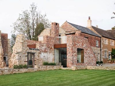 Pabrik Abad ke-17 Disulap Jadi Rumah Mewah, Begini Hasilnya