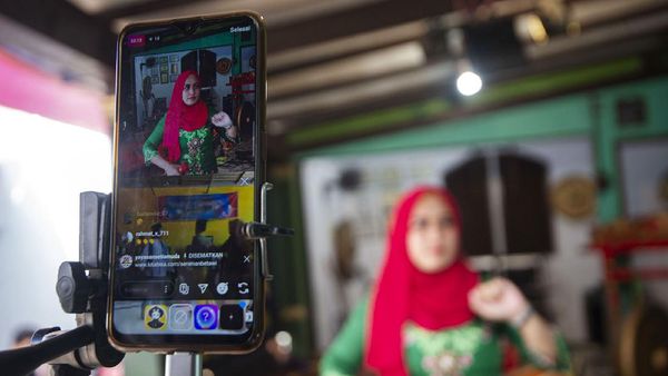 Pentas Seni Secara Daring untuk Seniman Terdampak COVID-19