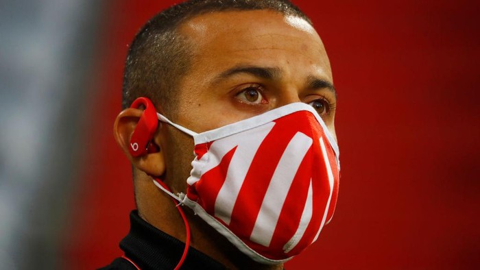 MUNICH, GERMANY - JUNE 10: Thiago Alcantara of Bayern Munich arrives prior to the DFB Cup semifinal match between FC Bayern Muenchen and Eintracht Frankfurt at Allianz Arena on June 10, 2020 in Munich, Germany. (Photo by Kai Pfaffenbach/Pool via Getty Images)