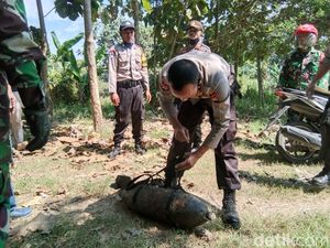 Benda Mirip Rudal di Pinggir Bengawan Solo Diledakkan Tim Gegana Brimob