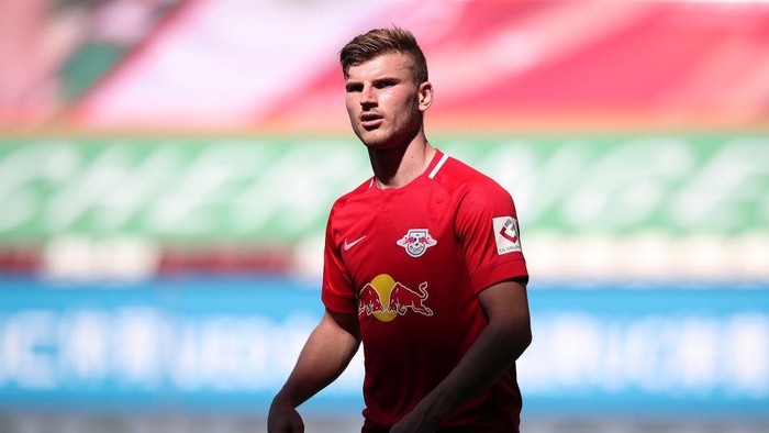 AUGSBURG, GERMANY - JUNE 27: Timo Werner of Leipzig looks on during the Bundesliga match between FC Augsburg and RB Leipzig at WWK-Arena on June 27, 2020 in Augsburg, Germany. (Photo by Alexander Hassenstein/Getty Images)