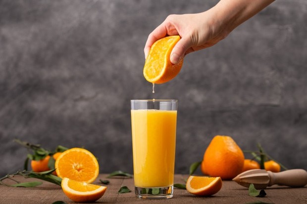 jus buah jeruk membantu melangsingkan badan dan mengatasi perut buncit