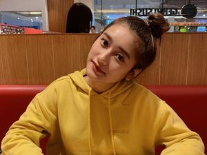 8 Gaya Amanda Caesa, Anak Parto yang Kecantikannya Dipuji Maia Estianty