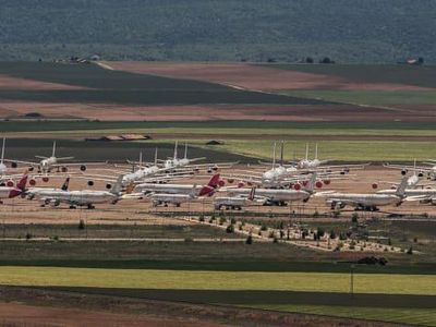 Foto: Keramaian di Bandara Hantu