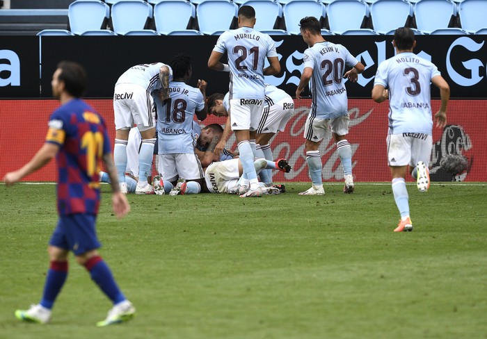VIGO, SPAIN - JUNE 27:   Iago Aspas of RC Celta Vigo celebrates scoring  the second goal during the Liga match between RC Celta de Vigo and FC Barcelona at Abanca-Balaídos on June 27, 2020 in Vigo, Spain. (Photo by Octavio Passos/Getty Images)