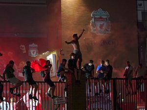 Selebrasi Juara Liga Inggris Rusuh, Fans Liverpool Dikritik Klopp